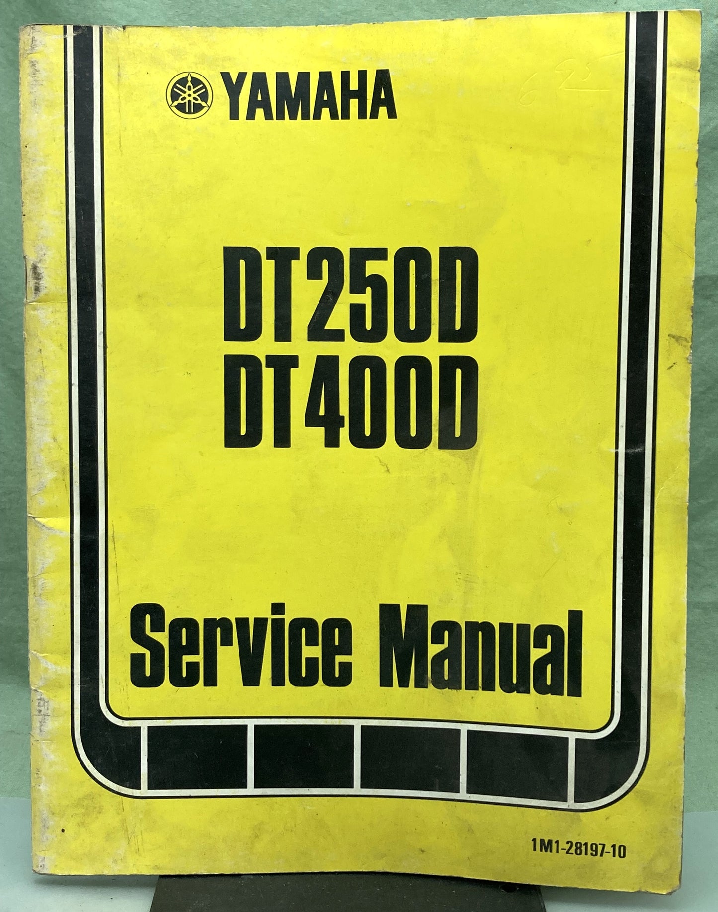 Genuine Yamaha 1M1-28197-10 DT250D DT400D Service Manual 1977