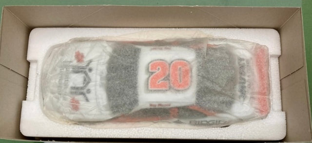 Action 1:24 Tony Stewart  #20 Home Depot/Habitat For Humanity 1999 Pontiac New