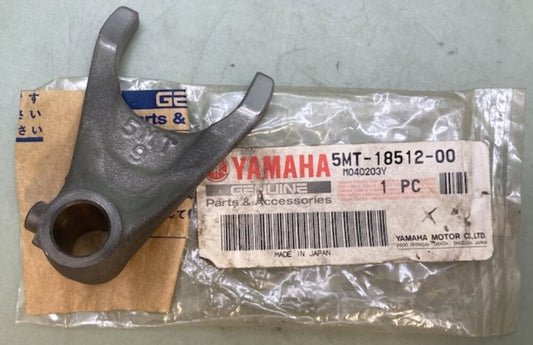 Yamaha 5MT-18512-00 Fork, Shift, 2 New Genuine