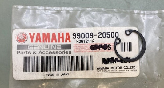 Qty 4 Yamaha 99009-20500 Circlip New Genuine