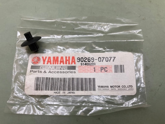 Qty 2 Yamaha 90269-07077 Rivet New Genuine