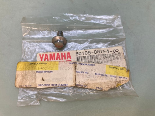 Yamaha 90109-067F4 Bolt New Genuine