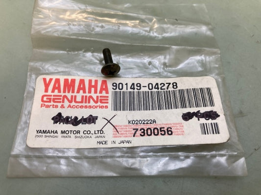 Qty 3 Yamaha 90149-04278 Special Shape Screw New Genuine