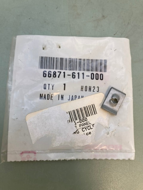 Honda 66871-611-000 Center Panel Nut New Genuine
