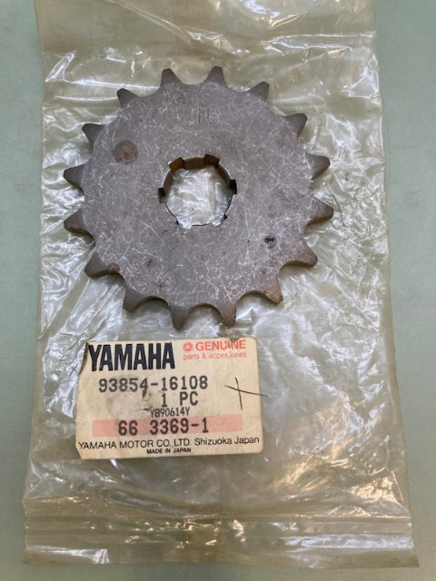 Yamaha 93854-16108 Drive Sprocket 16T New Genuine