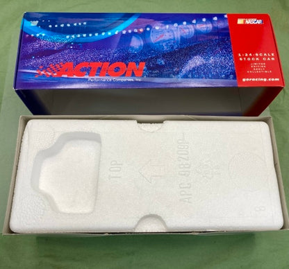 ACTION CWB TONY STEWART 2001 HOME DEPOT COCA-COLA POLAR BEAR 1:24 New