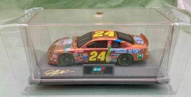 Revell Collection 1:43 Jeff Gordon 1998 Dupont Chromalusion Chevrolet Monte Carlo