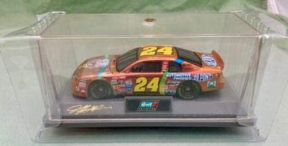 Revell Collection 1:43 Jeff Gordon 1998 Dupont Chromalusion Chevrolet Monte Carlo