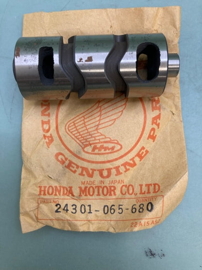 Honda 24301-065-680 Gear Shift Drum New Genuine