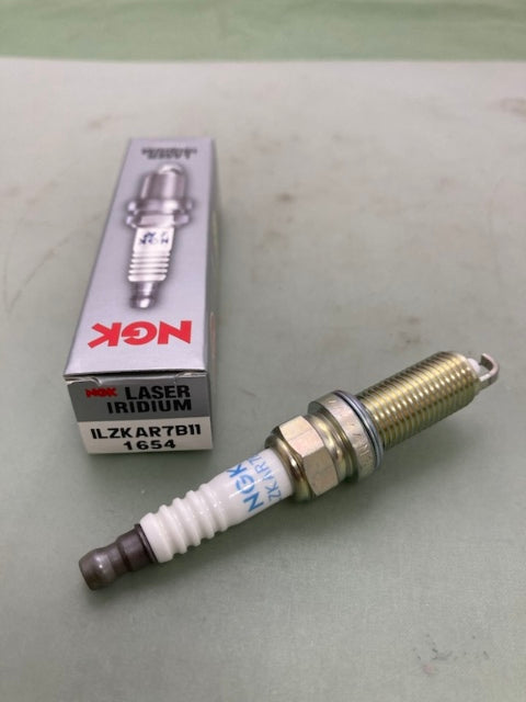 Qty 2 NGK ILZKAR7B11 Laser Iridium Premium Spark Plug New Genuine