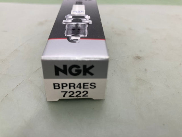 Qty 2 NGK BPR4ES R Spark Plug New Genuine