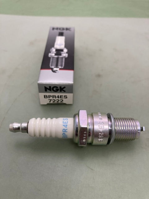 Qty 2 NGK BPR4ES R Spark Plug New Genuine