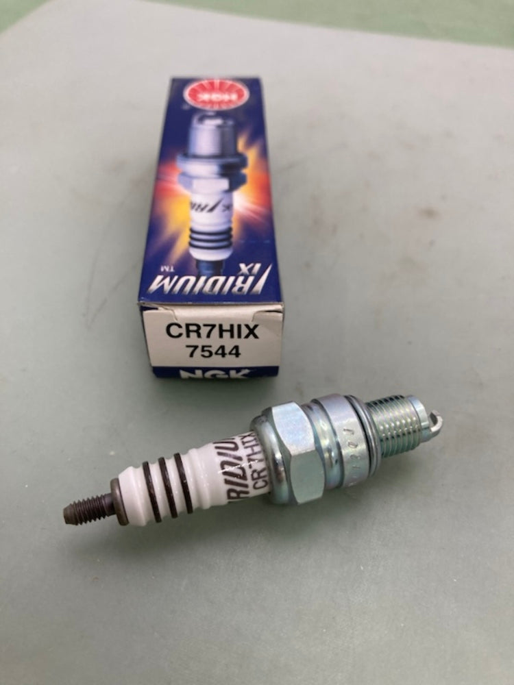 Qty 2 NGK CR7HIX Iridium IX Spark Plug New Genuine