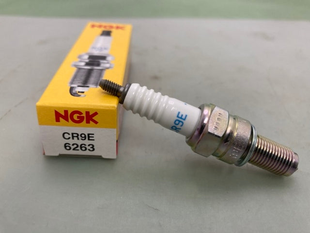 4 Pack NGK CR9E Spark Plug New Genuine