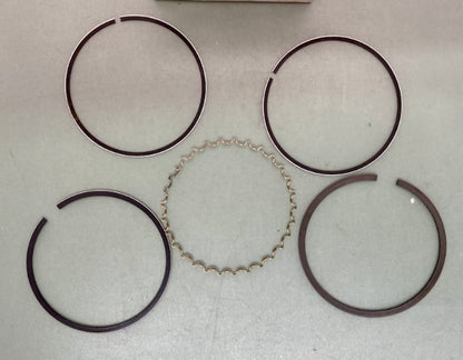 L.A.Sleeve 2423R Piston Ring Set, Honda 13051-427-000 ATC185 1980-83 New Genuine
