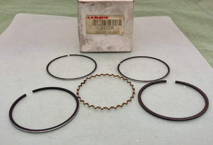 L.A.Sleeve 2423R Piston Ring Set, Honda 13051-427-000 ATC185 1980-83 New Genuine