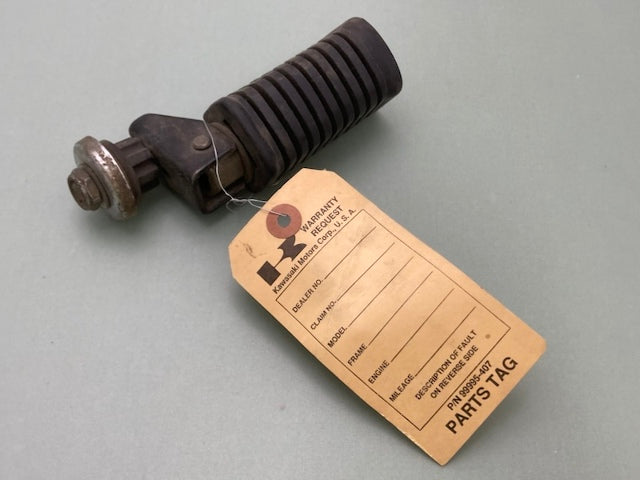 Kawasaki 34028-1025 KZ1000 KZ1100 RH Foot Peg Assy Genuine