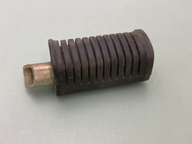 Kawasaki 34028-1025 KZ1000 KZ1100 RH Foot Peg Genuine