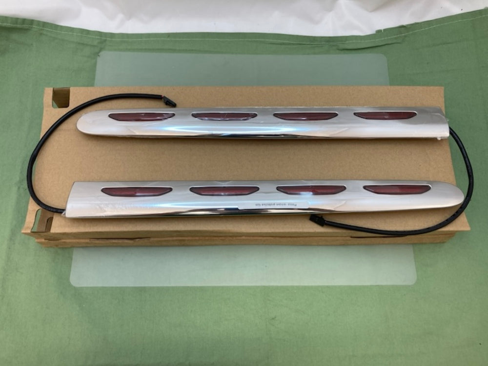 Kuryakyn 3202 LED Saddlebag Molding Set for GL1800 Chrome / Red LensNew Genuine