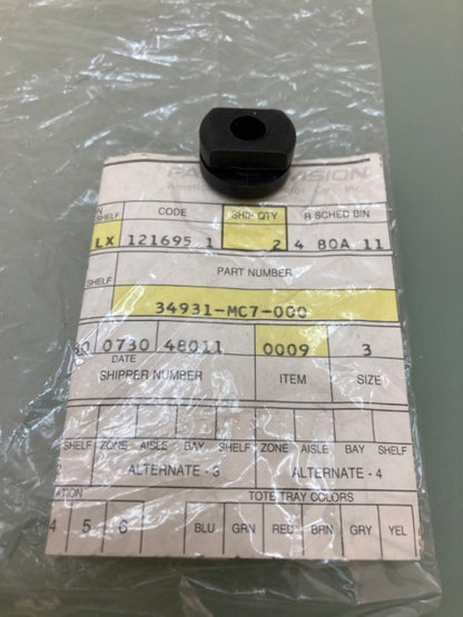 QTY 2 Honda 34931-MC7-000 RUBBER, RESISTOR SETTING New Replaces