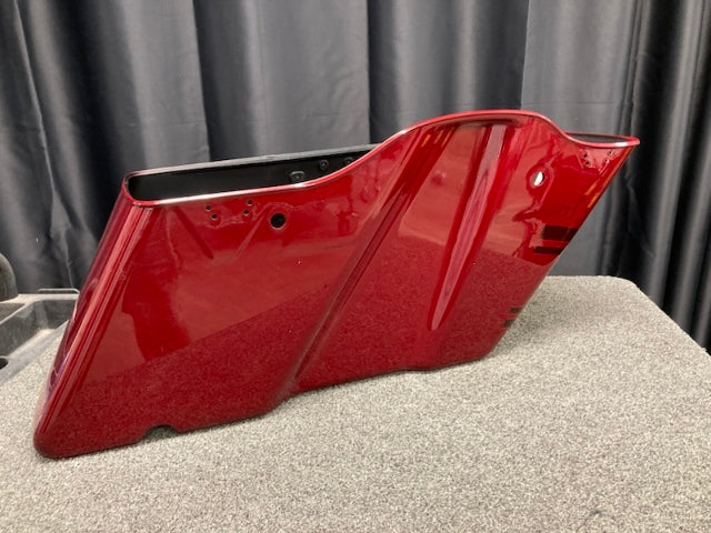 Harley-Davidson 90201991EOW LH Saddlebag Bottom Stiletto Red New Genuine