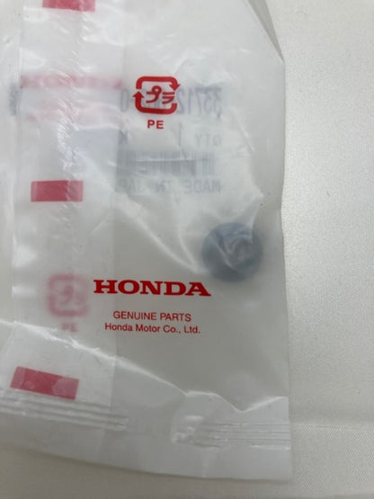 Qty 3 Honda 33712-GC2-000 Collar, Taillight New Genuine