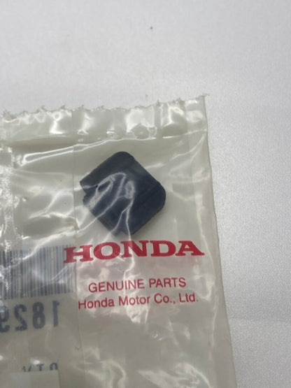 Qty 3 Honda 18293-MCA-A20 Rubber New Genuine