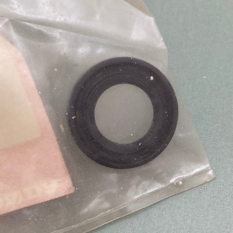 Honda 91203-GB5-761 Oil Seal (17X29x5) New Genuine