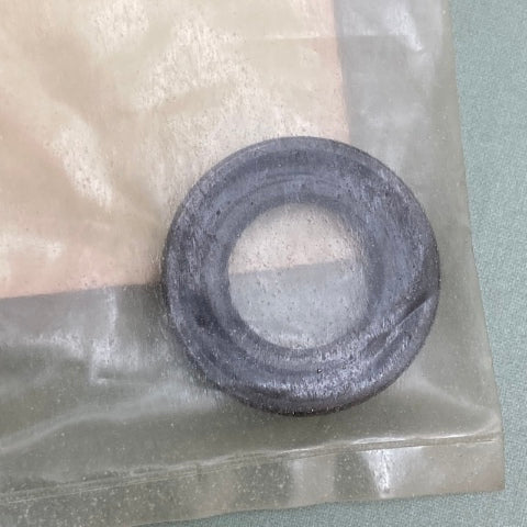 Honda 91202-892-004 Oil Seal (17X30X6) New Genuine