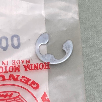 Honda 90605-230-000 Circlip (5mm) New Genuine