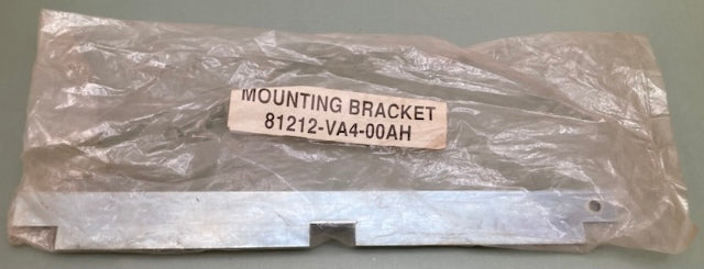 Honda 81212-VA4-00AH Mounting Bracket New Genuine