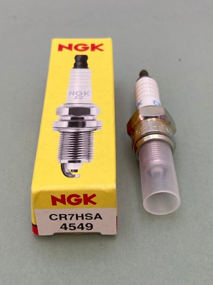 Qty 2 NGK CR7HSA 4549 Spark Plug New Genuine