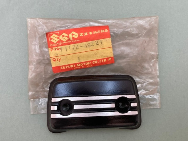 Suzuki SGP 11174-49221 CYLINDER HEAD COVER CAP New Genuine