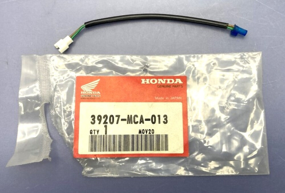Honda 39207-MCA-013  Bulb (T3) New Genuine Honda Gold Wing