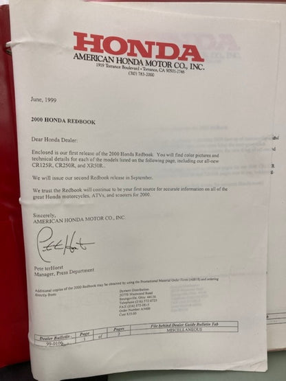 Honda Redbook Motorcycle & ATV Dealer Model Guide w/ Spec Sheets 2000 Genuine