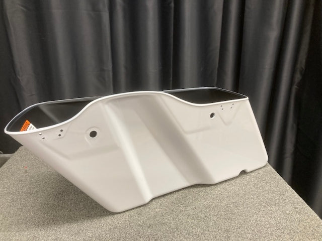 Harley-Davidson 90201060DZS RH Saddlebag Bottom Crushed Ice Pearl New Genuine