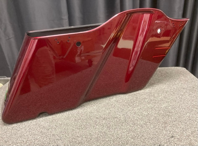 Harley-Davidson 90201065EAM LH Saddlebag Bottom Velocity Red New Genuine
