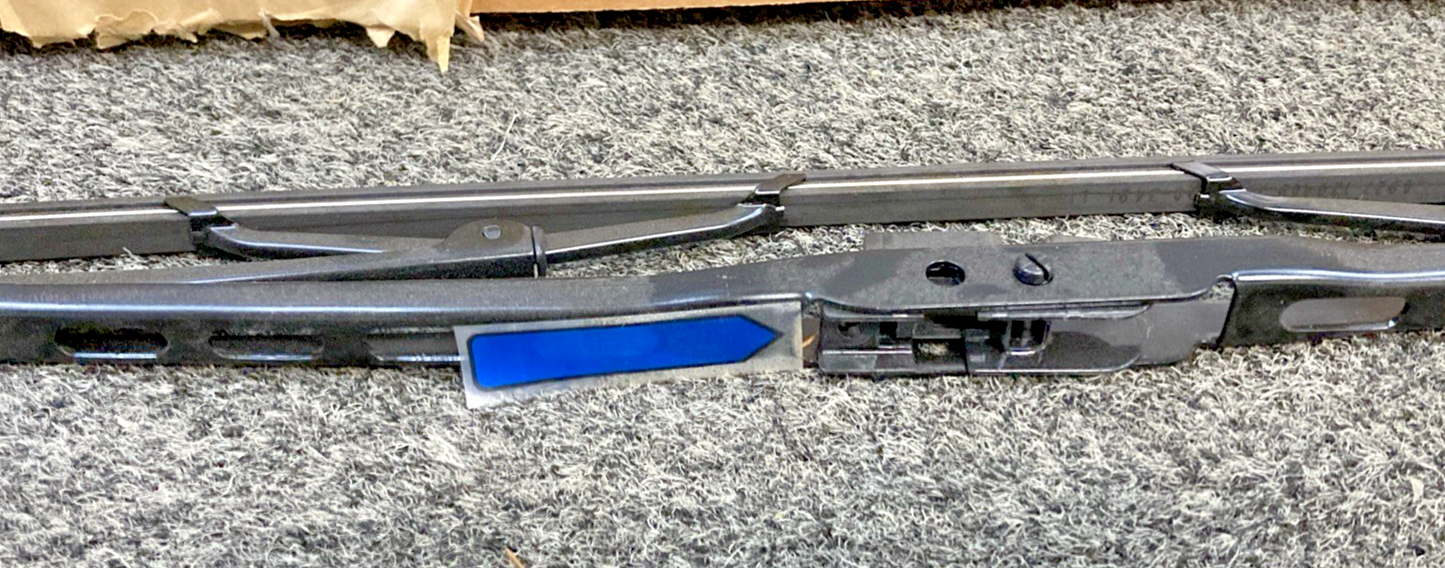NEW GENUINE BOBCAT 7147359 WIPER BLADE