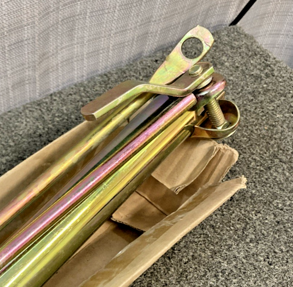 NEW GENUINE JOHN DEERE TY2003 UNIVERSAL UMBRELLA BRACKET