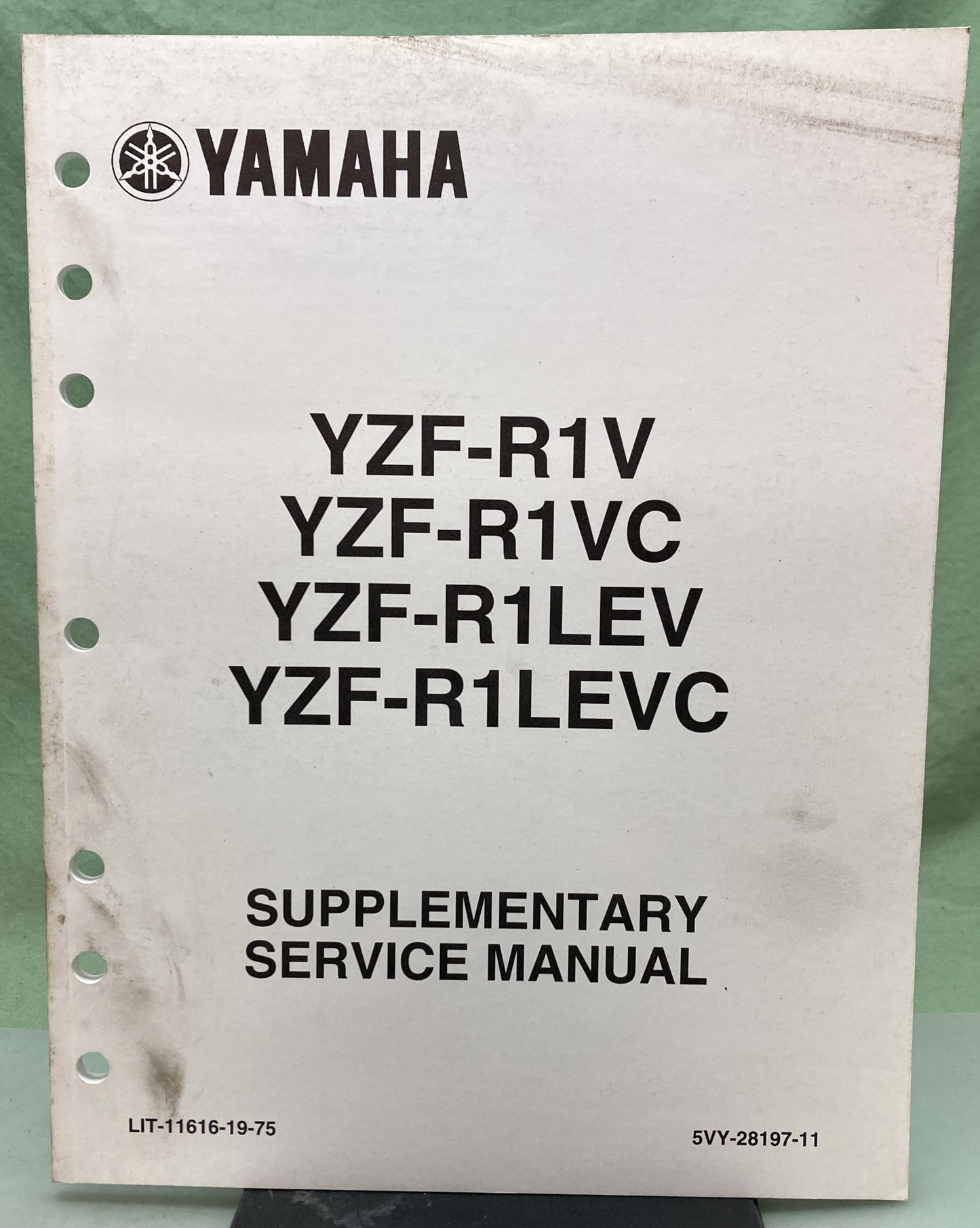 Genuine Yamaha LIT-11616-19-75 YZF-R1V, YZF-R1VC Supp. Service Manual '05