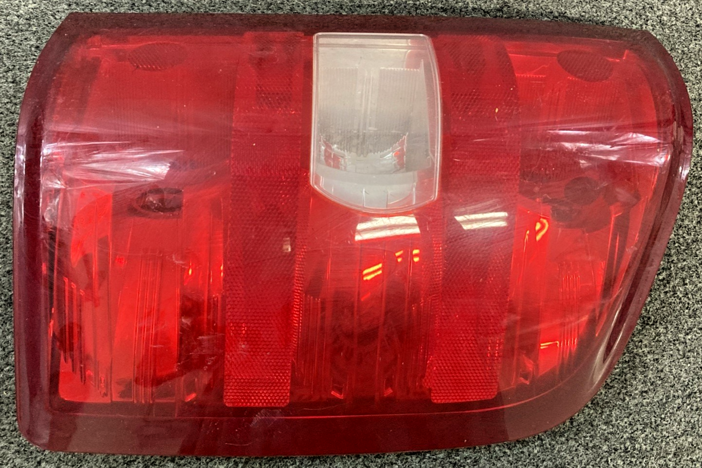 Genuine Decoma 320128 RH Tail Light