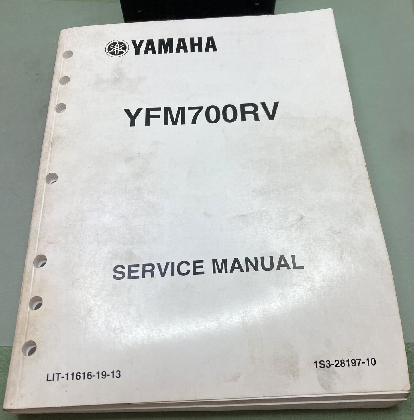 Genuine Yamaha LIT-11616-19-13 YFM700RV Service Manual 2005
