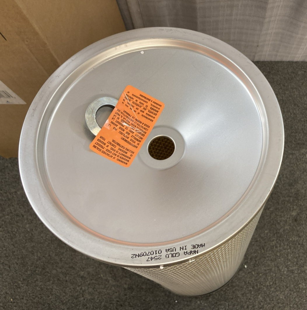 NEW GENUINE NAPA 2547 AIR FILTER