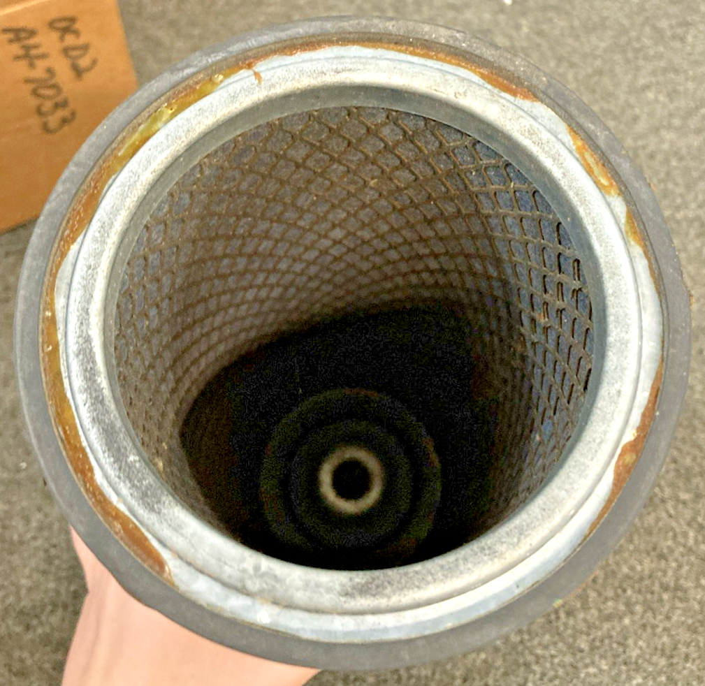 New Genuine Case A47033 Air Filter