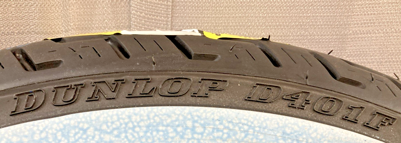NEW GENUINE DUNLOP D401F 100/90-19 57H TL FRONT MOTORCYCLE TIRE 302425 HD