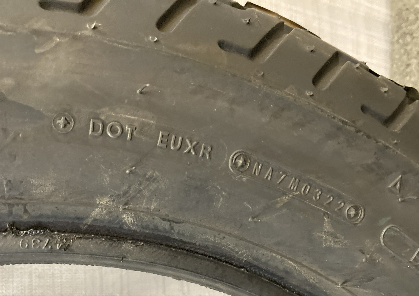 NEW GENUINE DUNLOP D404F 130/90-16 67H TL REAR MOTORCYCLE TIRE