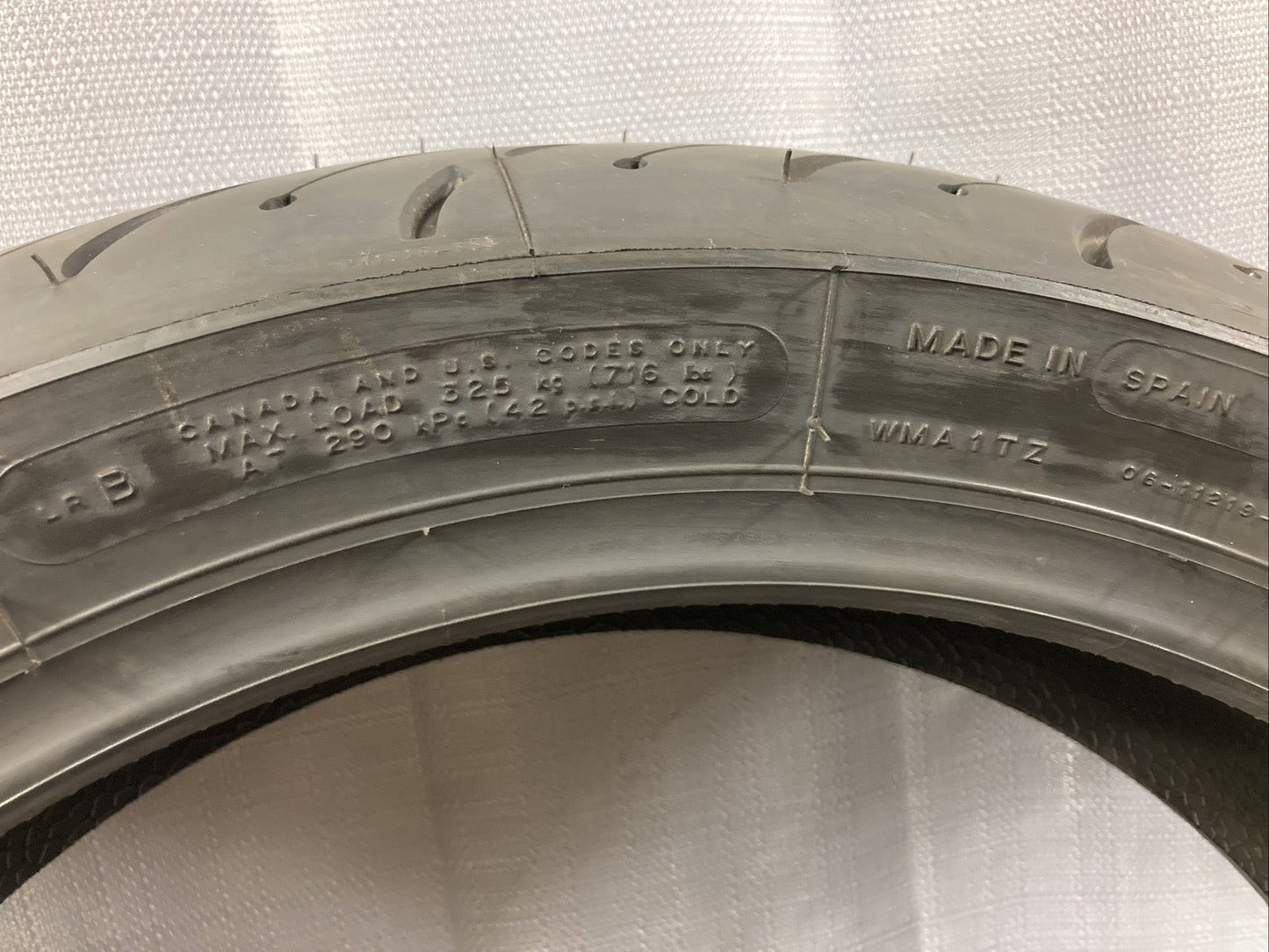 NEW MICHELIN PILOT ROAD 4 160/60 ZR 17 69W REAR MOTORCYCLE TIRE CAI 099715