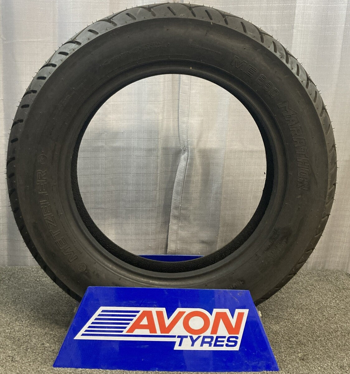 NEW GENUINE METZELER ME 880 MARATHON MU85B16 M/C 77H , REAR TIRE