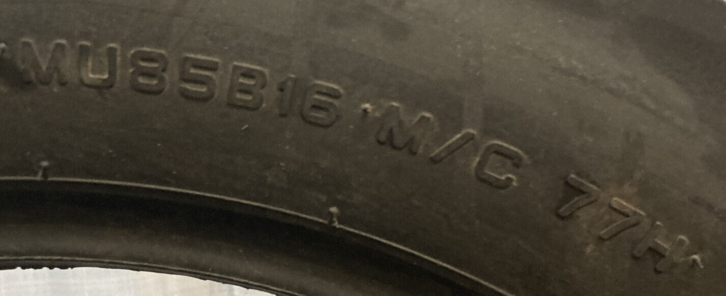NEW GENUINE METZELER ME 880 MARATHON MU85B16 M/C 77H , REAR TIRE