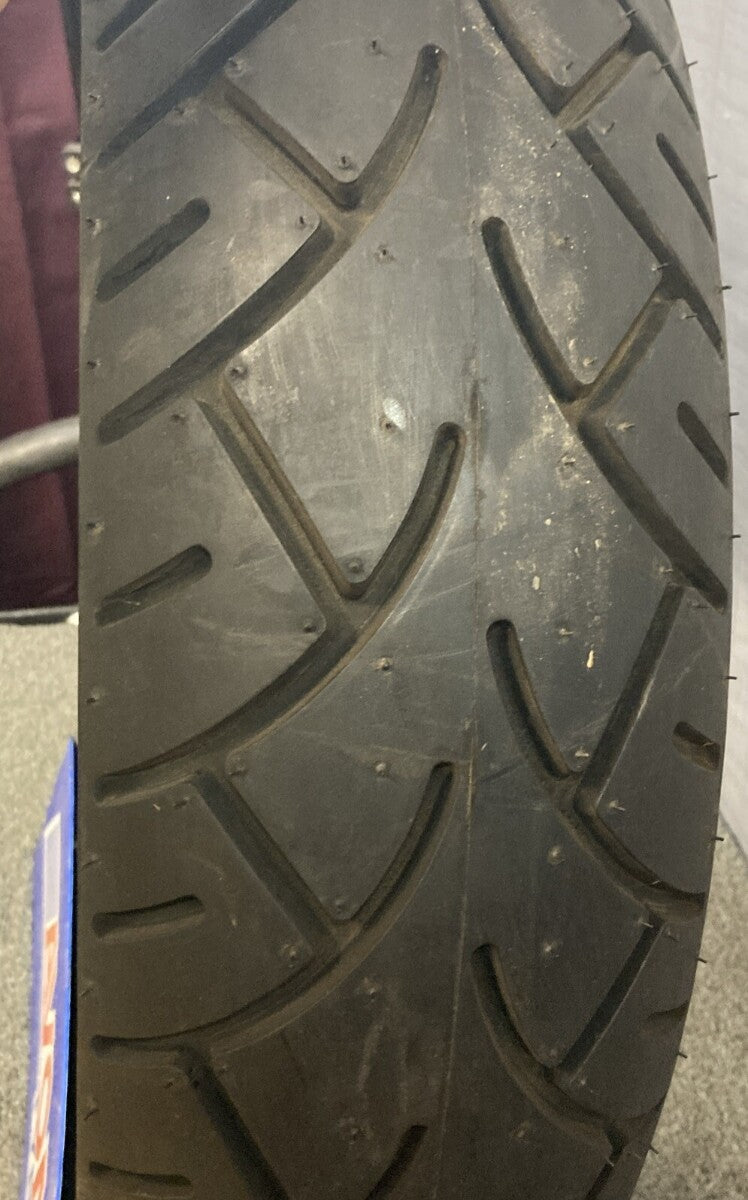 NEW GENUINE METZELER ME 880 MARATHON MU85B16 M/C 77H , REAR TIRE